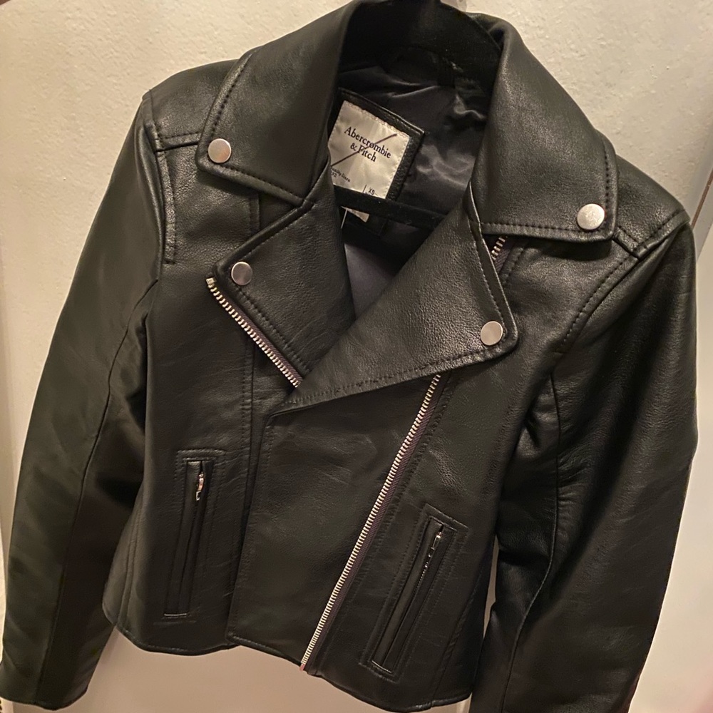 Abercrombie& Fitch vegan leather jacket xs